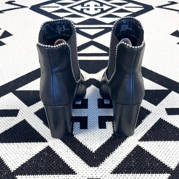 Steve Madden Rocker Silver Stud Ankle Boots Size 6 - Picture 7 of 9